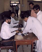 Voting begins in Pakistan referendum